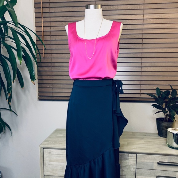 ST. JOHN Silk Shell 💖 GUC - Picture 3 of 4